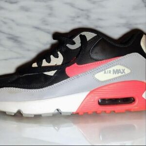 Nike Air Max Black and Red Athletic Shoes